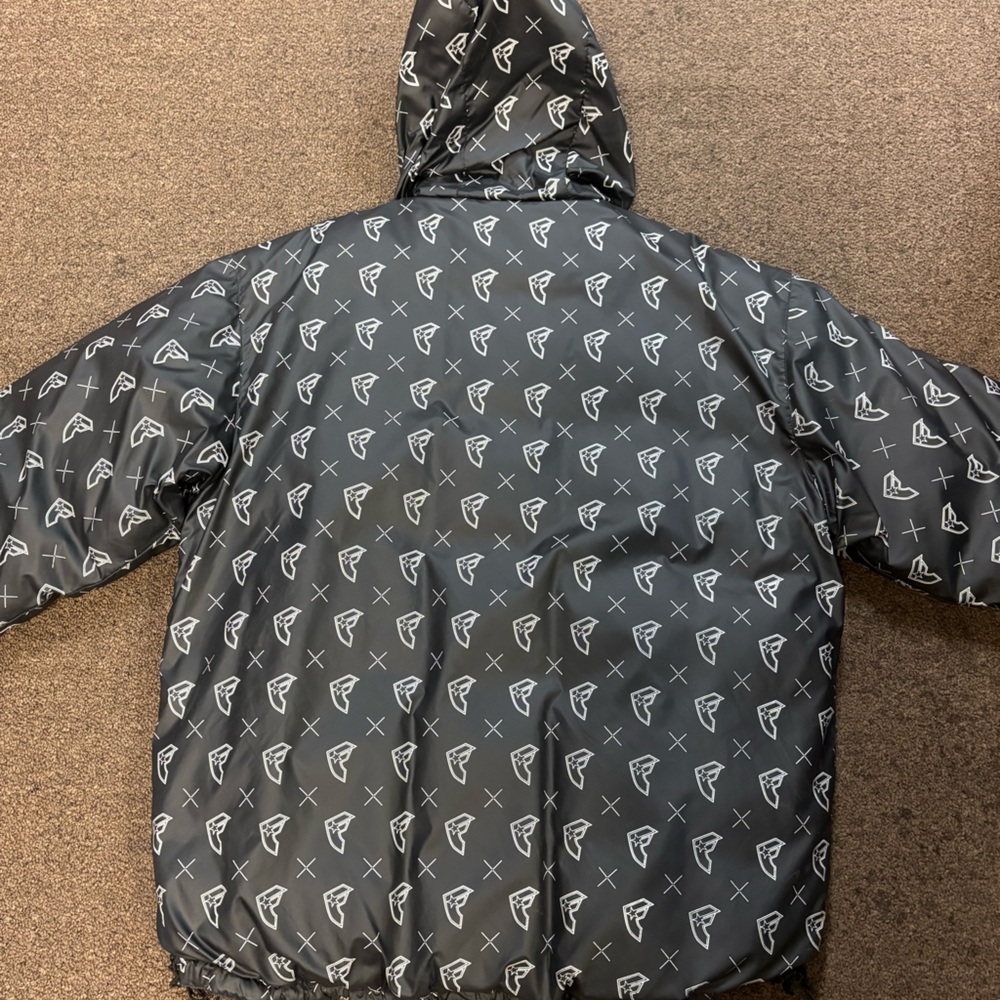 y2k Famous Puffer Jacket - Picture 2 of 2